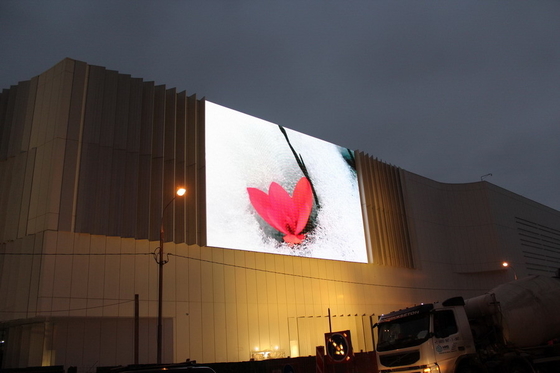 P8 Iklan Luar Ruangan Tampilan LED Billboard Layanan Depan Layar Eksterior