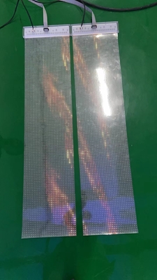 Film Dalam Ruangan Penuh Warna Tirai Melengkung Lembut Layar Led Transparan Tinggi P7.5 P10