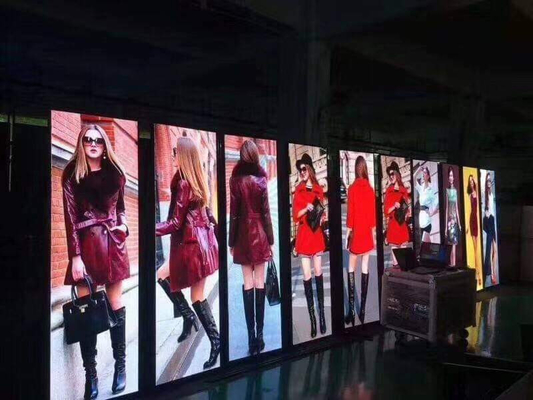 Layar Poster LED Dalam Ruangan Billboard Iklan Penuh Warna P1.835 P2.5 Hd Tampilan LED Berdiri