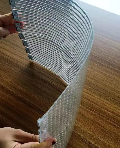 Film Dalam Ruangan Penuh Warna Tirai Melengkung Lembut Layar Led Transparan Tinggi P7.5 P10